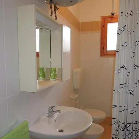 With Garden Close To - Beahost Μπιμπιόνε