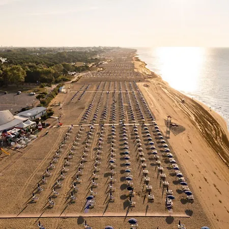 Апартаменты With Garden Close To - Beahost Бибионе